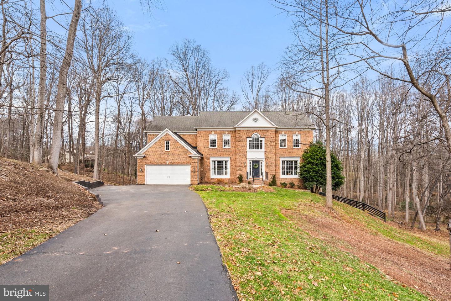 11732 SADDLE CRESCENT CIR, OAKTON, Virginia 22124, 5 Bedrooms Bedrooms, ,4 BathroomsBathrooms,Residential,For sale,11732 SADDLE CRESCENT CIR,VAFX2292828 MLS # VAFX2292828