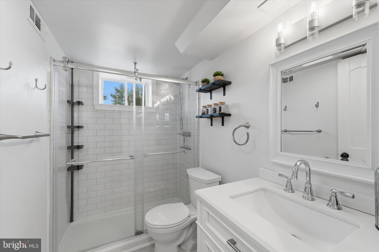 8746 MEETZE RD, WARRENTON, Virginia 20187, 3 Bedrooms Bedrooms, 5 Rooms Rooms,2 BathroomsBathrooms,Residential,For sale,8746 MEETZE RD,VAFQ2020728 MLS # VAFQ2020728