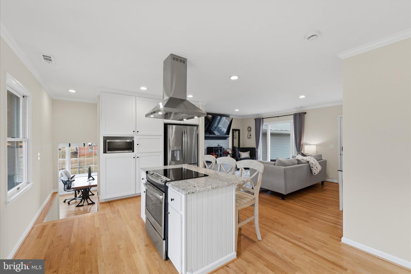 8746 MEETZE RD, WARRENTON, Virginia 20187, 3 Bedrooms Bedrooms, 5 Rooms Rooms,2 BathroomsBathrooms,Residential,For sale,8746 MEETZE RD,VAFQ2020728 MLS # VAFQ2020728