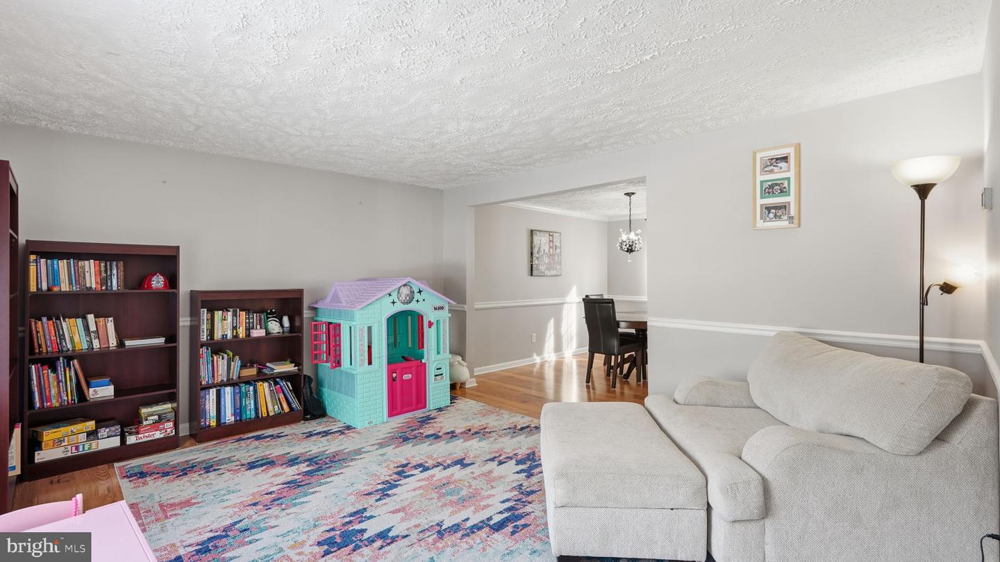 16041 MACEDONIA DR, WOODBRIDGE, Virginia 22191, 4 Bedrooms Bedrooms, ,2 BathroomsBathrooms,Residential,For sale,16041 MACEDONIA DR,VAPW2113296 MLS # VAPW2113296