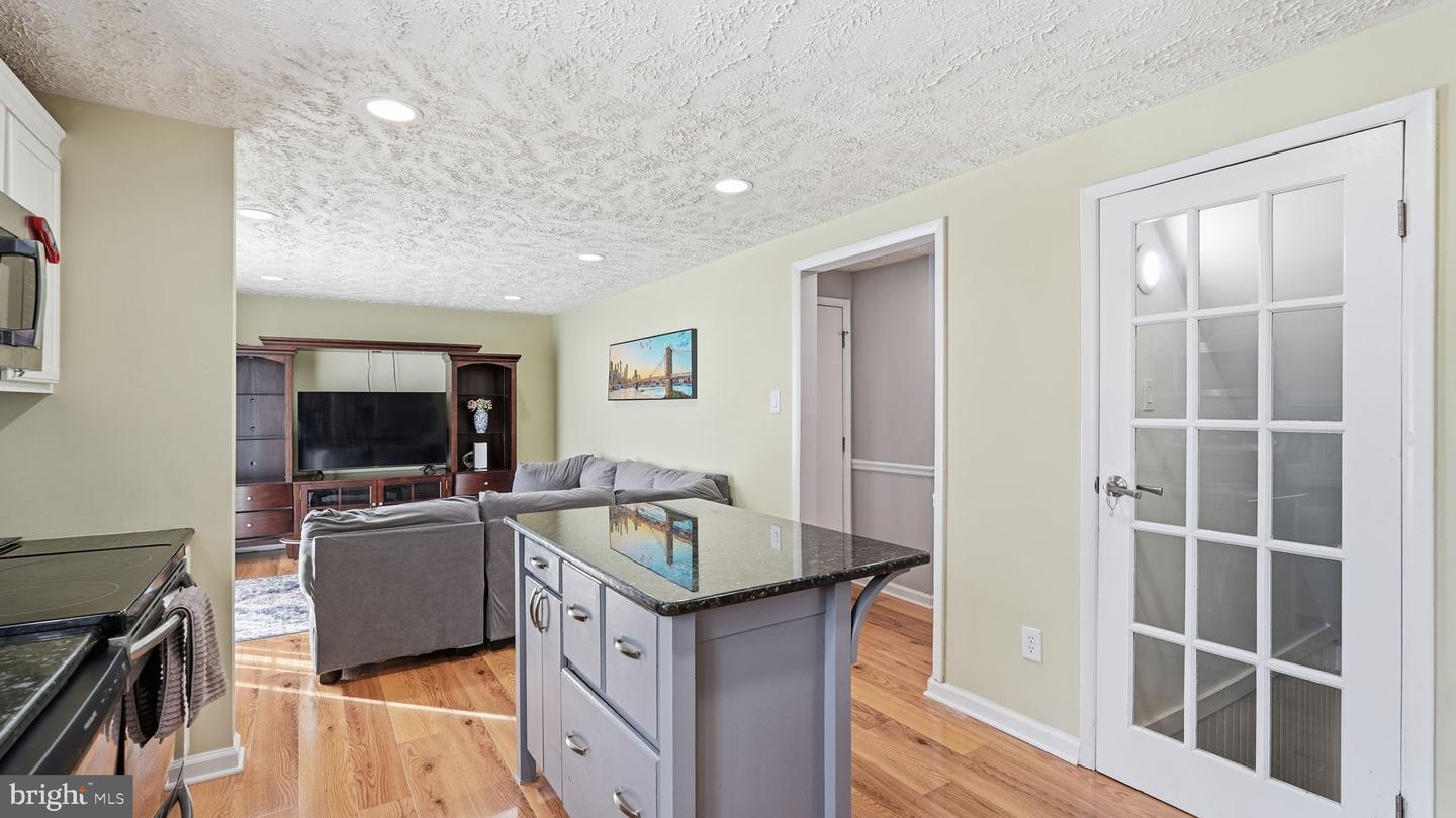 16041 MACEDONIA DR, WOODBRIDGE, Virginia 22191, 4 Bedrooms Bedrooms, ,2 BathroomsBathrooms,Residential,For sale,16041 MACEDONIA DR,VAPW2113296 MLS # VAPW2113296