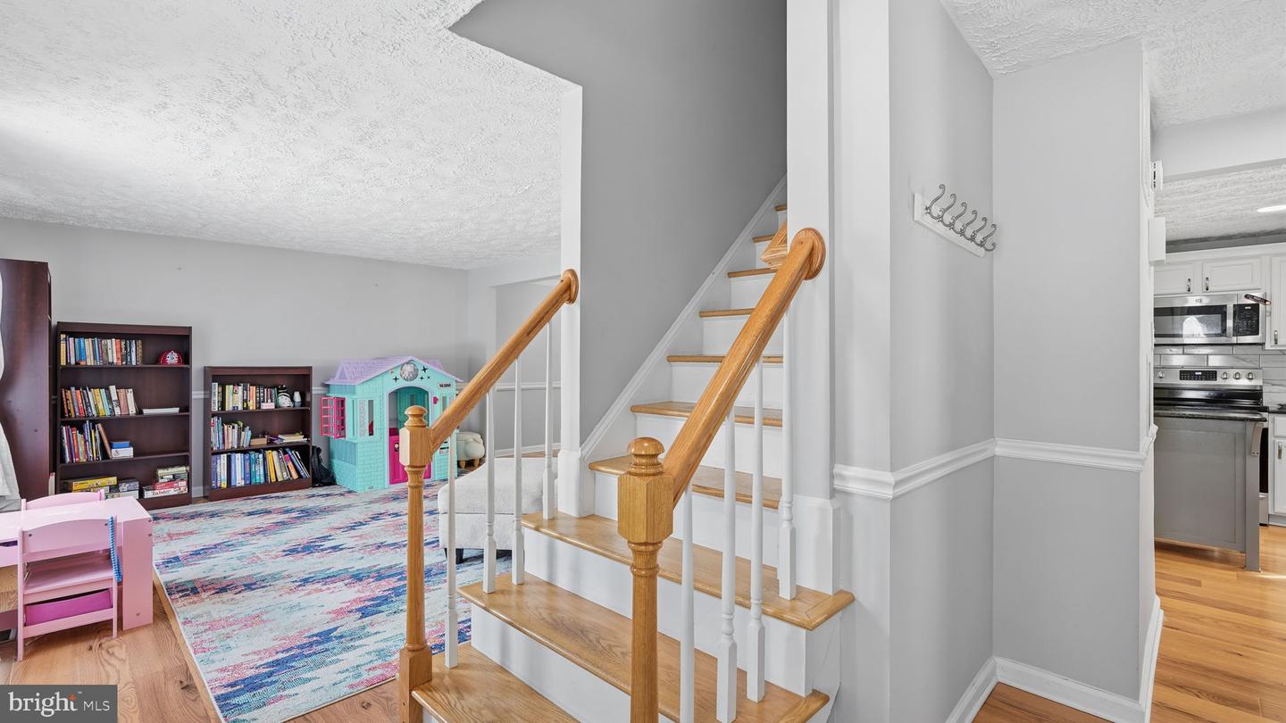 16041 MACEDONIA DR, WOODBRIDGE, Virginia 22191, 4 Bedrooms Bedrooms, ,2 BathroomsBathrooms,Residential,For sale,16041 MACEDONIA DR,VAPW2113296 MLS # VAPW2113296