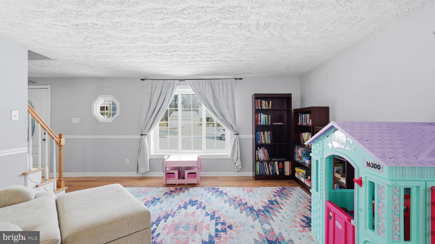 16041 MACEDONIA DR, WOODBRIDGE, Virginia 22191, 4 Bedrooms Bedrooms, ,2 BathroomsBathrooms,Residential,For sale,16041 MACEDONIA DR,VAPW2113296 MLS # VAPW2113296