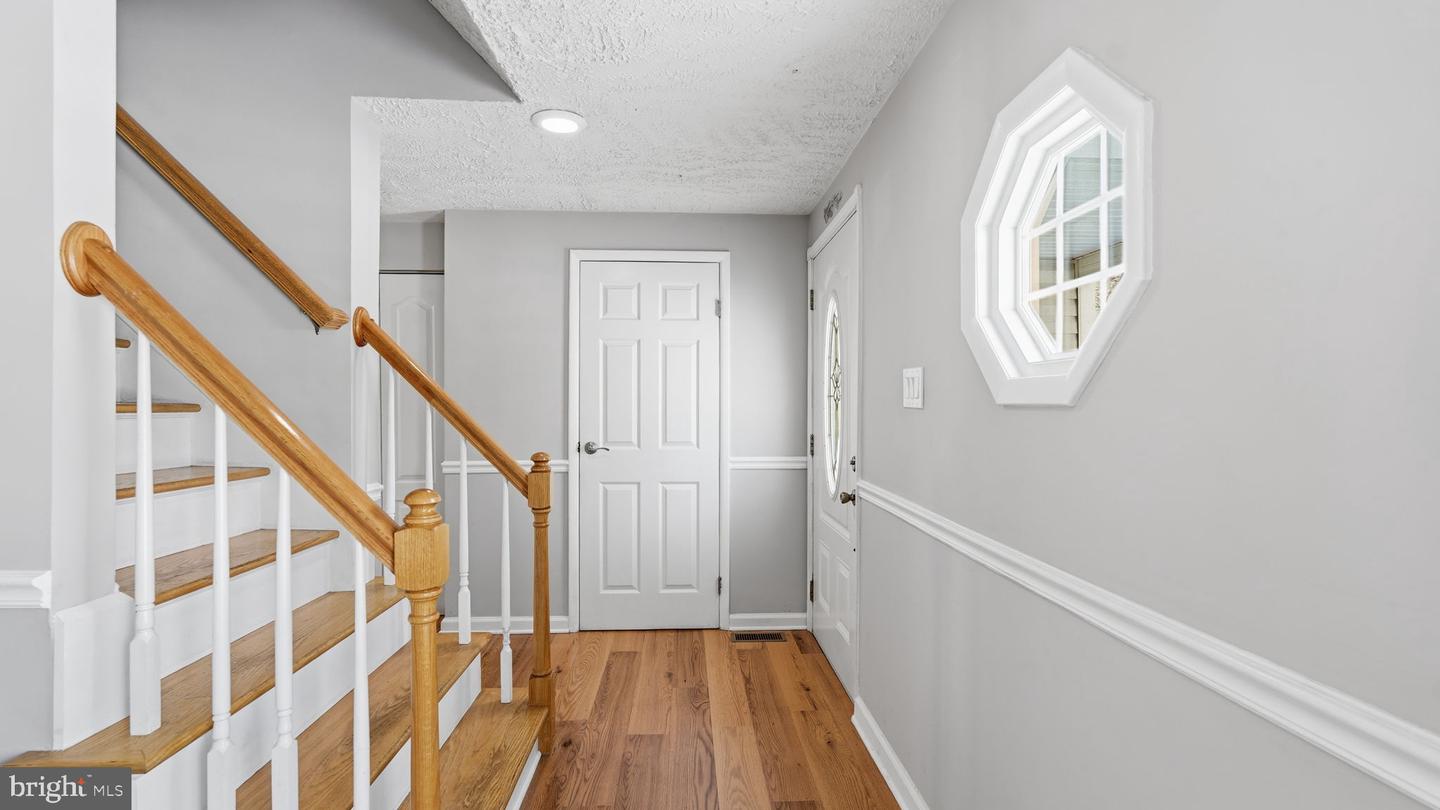 16041 MACEDONIA DR, WOODBRIDGE, Virginia 22191, 4 Bedrooms Bedrooms, ,2 BathroomsBathrooms,Residential,For sale,16041 MACEDONIA DR,VAPW2113296 MLS # VAPW2113296