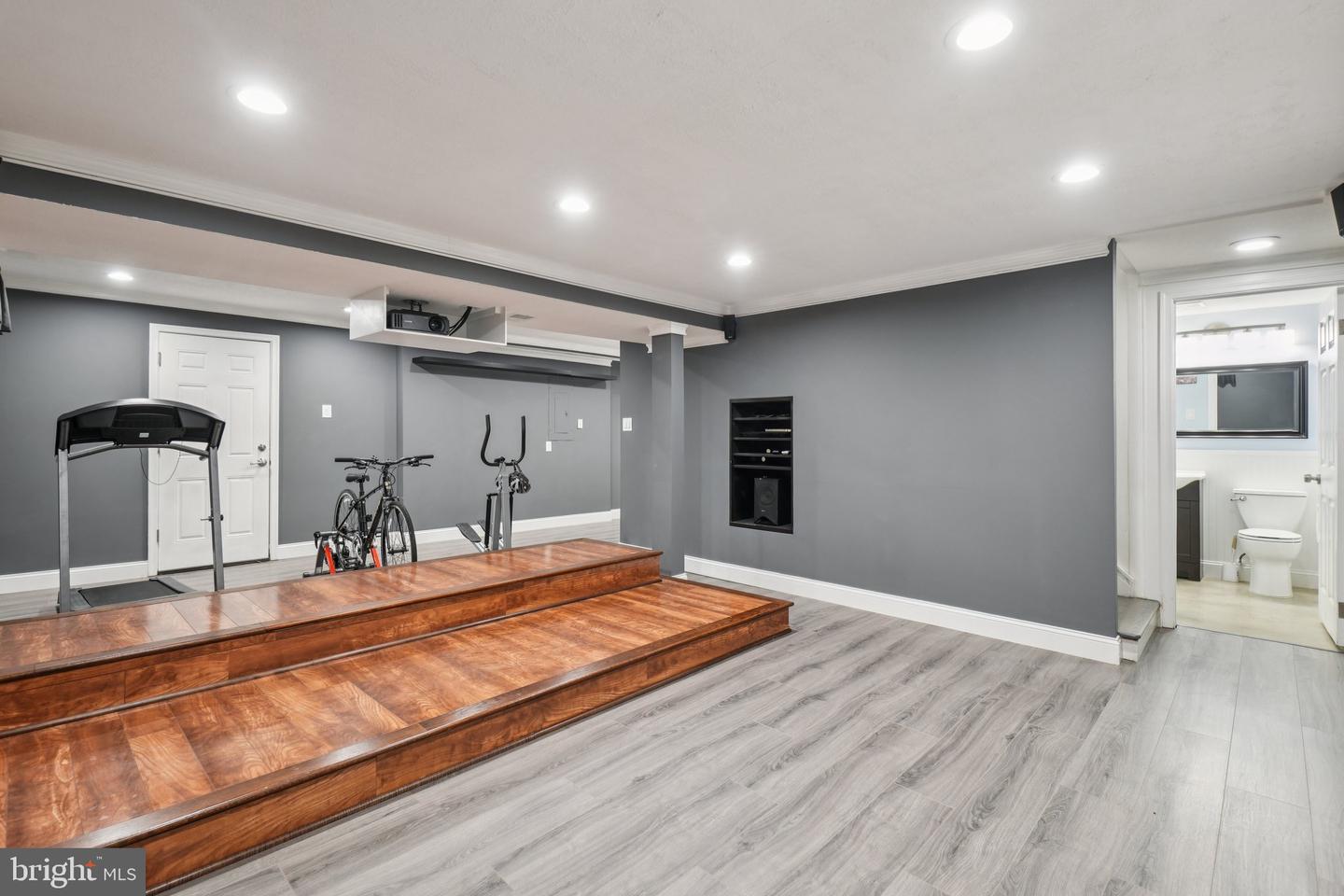 16041 MACEDONIA DR, WOODBRIDGE, Virginia 22191, 4 Bedrooms Bedrooms, ,2 BathroomsBathrooms,Residential,For sale,16041 MACEDONIA DR,VAPW2113296 MLS # VAPW2113296