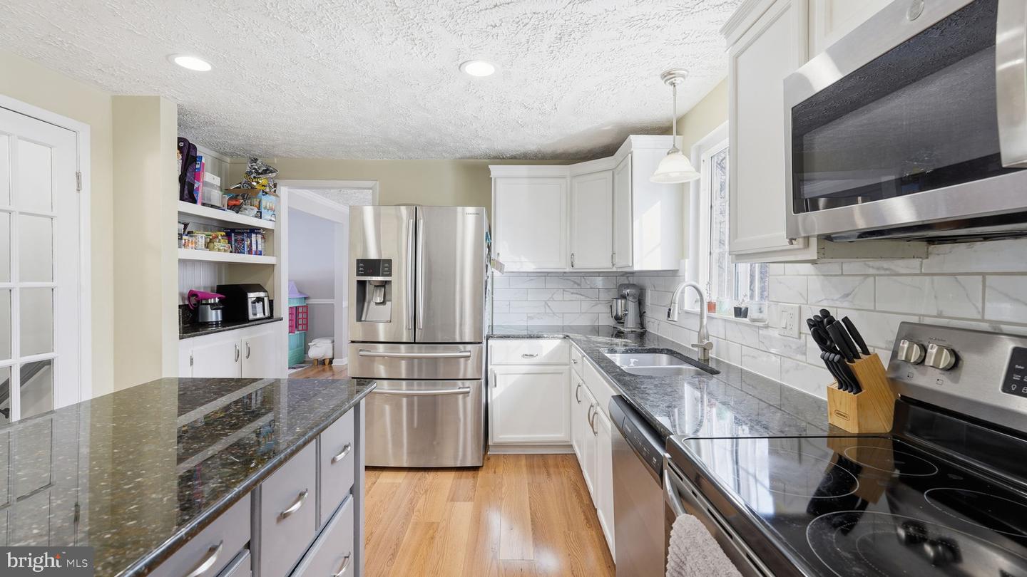 16041 MACEDONIA DR, WOODBRIDGE, Virginia 22191, 4 Bedrooms Bedrooms, ,2 BathroomsBathrooms,Residential,For sale,16041 MACEDONIA DR,VAPW2113296 MLS # VAPW2113296