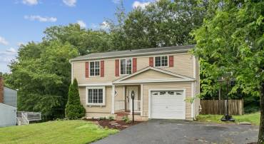 16041 MACEDONIA DR, WOODBRIDGE, Virginia 22191, 4 Bedrooms Bedrooms, ,2 BathroomsBathrooms,Residential,For sale,16041 MACEDONIA DR,VAPW2113296 MLS # VAPW2113296