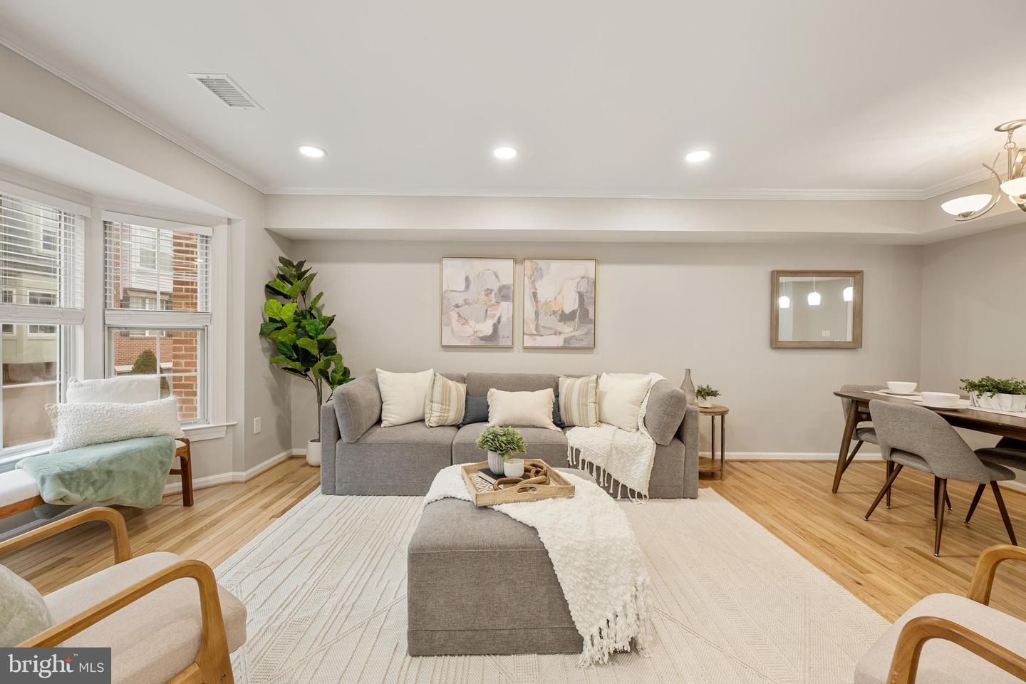 1217 MADISON ST, ALEXANDRIA, Virginia 22314, 2 Bedrooms Bedrooms, ,2 BathroomsBathrooms,Residential,For sale,1217 MADISON ST,VAAX2054514 MLS # VAAX2054514