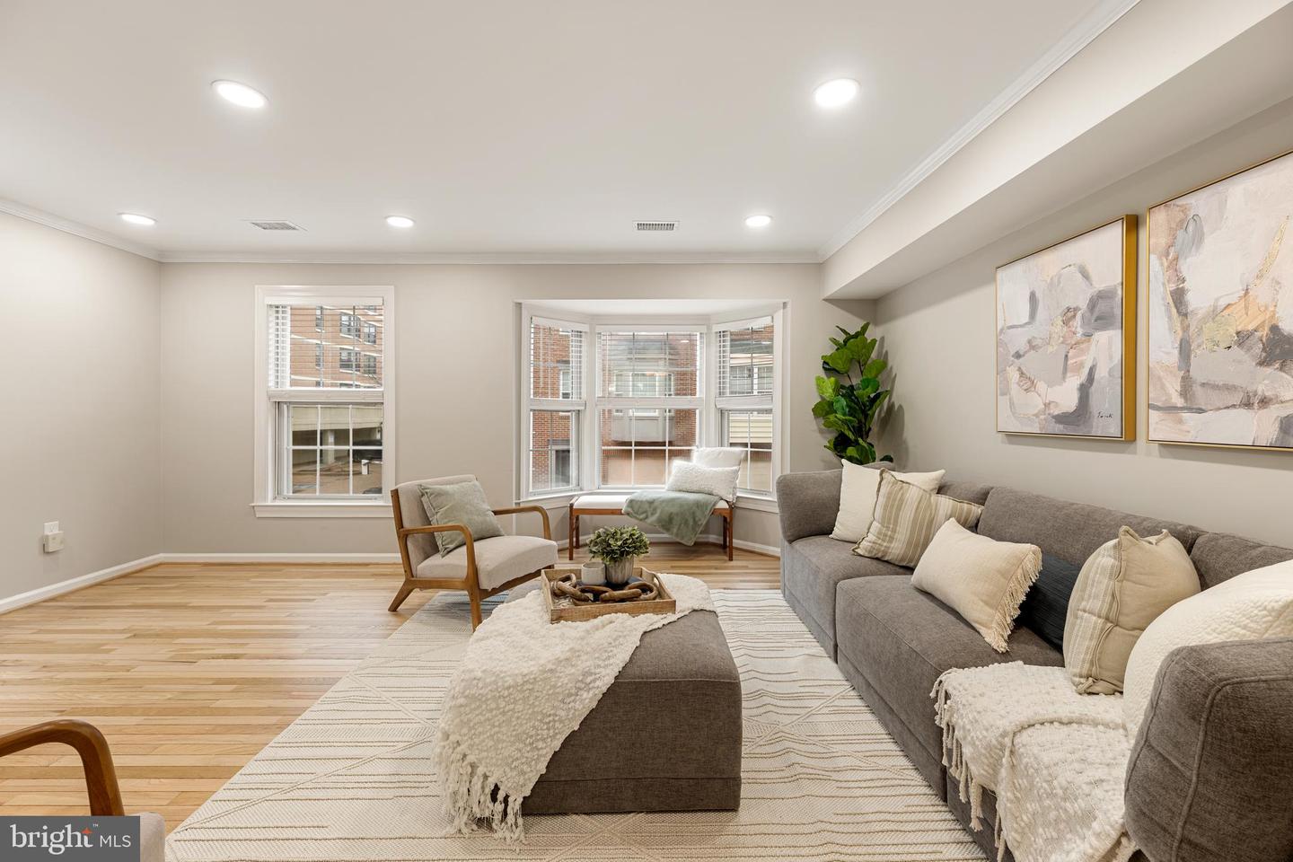 1217 MADISON ST, ALEXANDRIA, Virginia 22314, 2 Bedrooms Bedrooms, ,2 BathroomsBathrooms,Residential,For sale,1217 MADISON ST,VAAX2054514 MLS # VAAX2054514