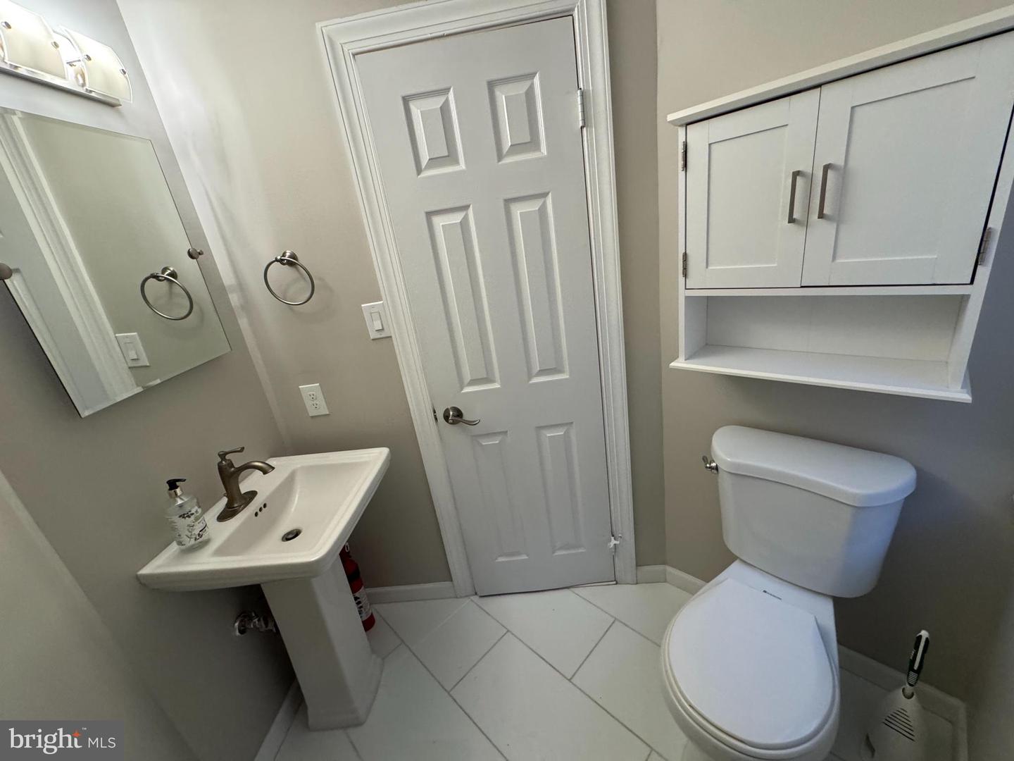 1217 MADISON ST, ALEXANDRIA, Virginia 22314, 2 Bedrooms Bedrooms, ,2 BathroomsBathrooms,Residential,For sale,1217 MADISON ST,VAAX2054514 MLS # VAAX2054514