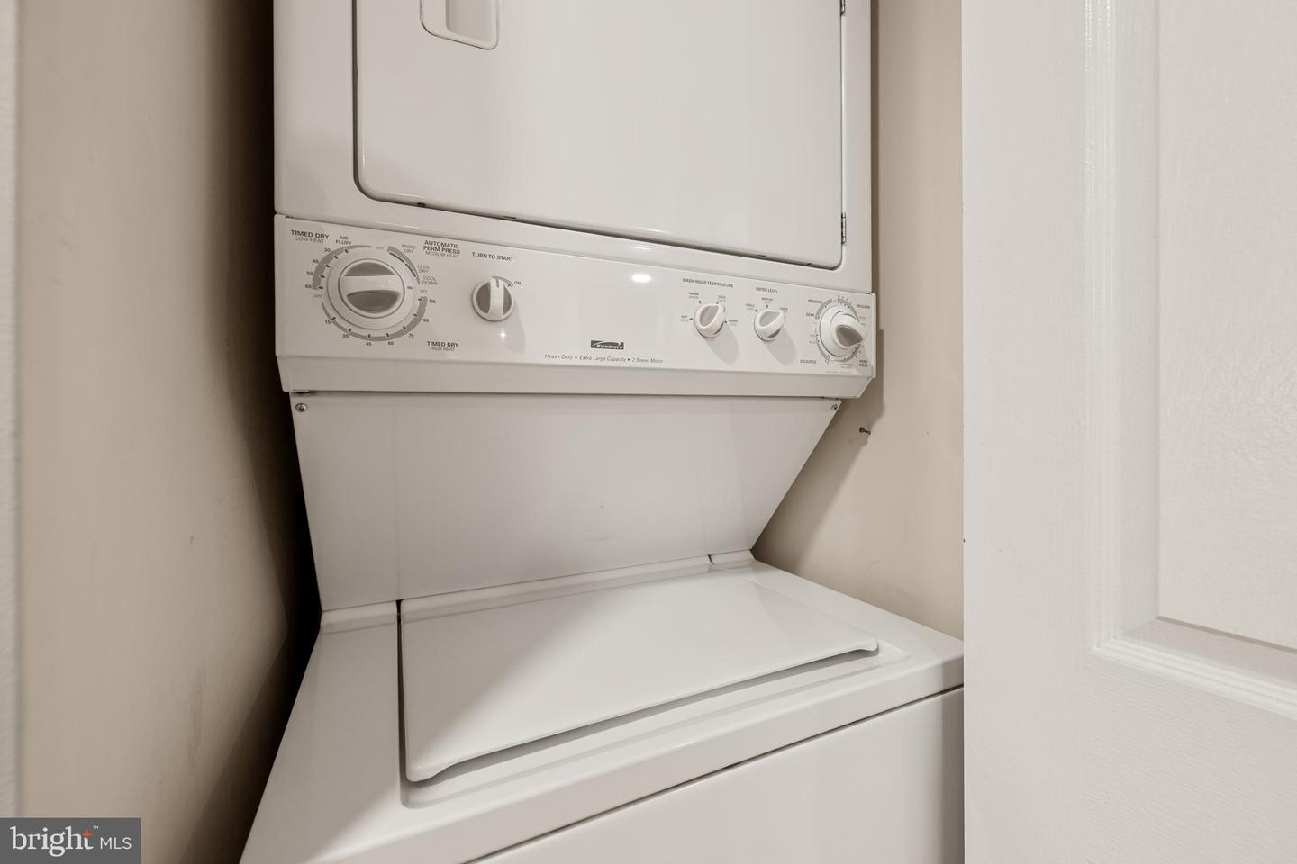 1217 MADISON ST, ALEXANDRIA, Virginia 22314, 2 Bedrooms Bedrooms, ,2 BathroomsBathrooms,Residential,For sale,1217 MADISON ST,VAAX2054514 MLS # VAAX2054514