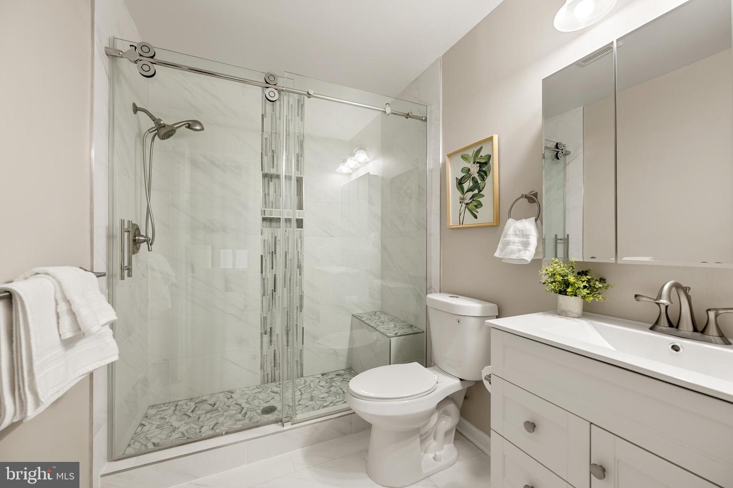 1217 MADISON ST, ALEXANDRIA, Virginia 22314, 2 Bedrooms Bedrooms, ,2 BathroomsBathrooms,Residential,For sale,1217 MADISON ST,VAAX2054514 MLS # VAAX2054514