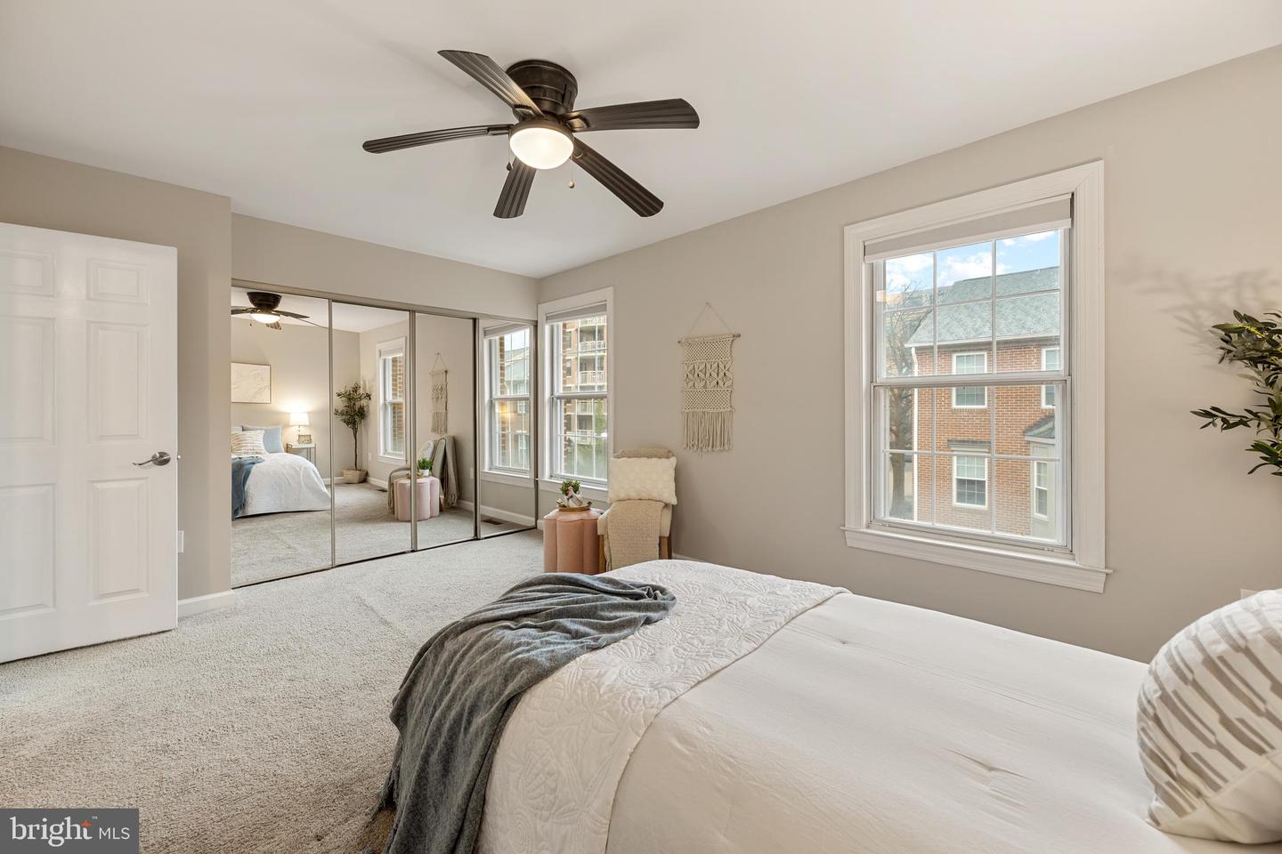 1217 MADISON ST, ALEXANDRIA, Virginia 22314, 2 Bedrooms Bedrooms, ,2 BathroomsBathrooms,Residential,For sale,1217 MADISON ST,VAAX2054514 MLS # VAAX2054514