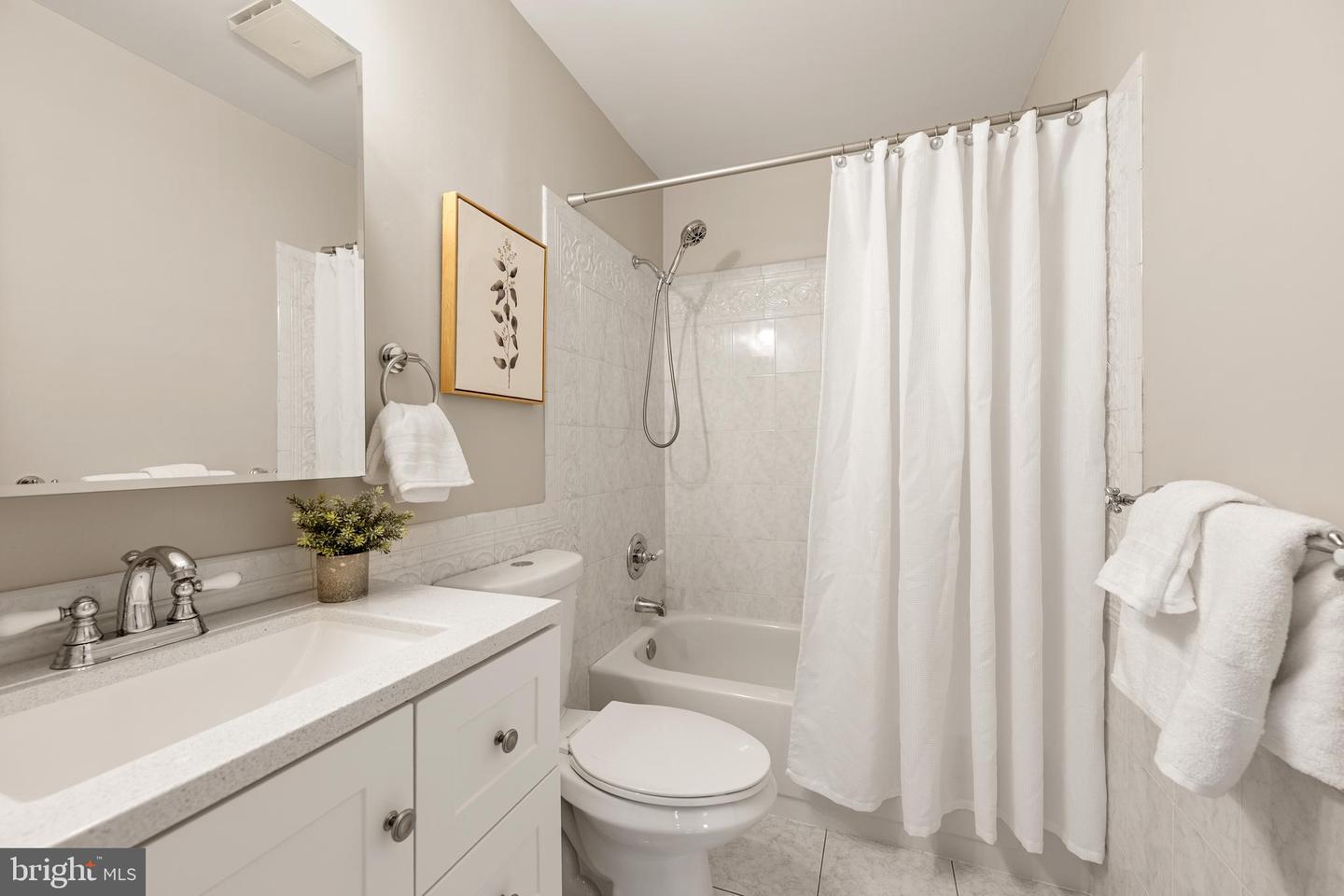 1217 MADISON ST, ALEXANDRIA, Virginia 22314, 2 Bedrooms Bedrooms, ,2 BathroomsBathrooms,Residential,For sale,1217 MADISON ST,VAAX2054514 MLS # VAAX2054514