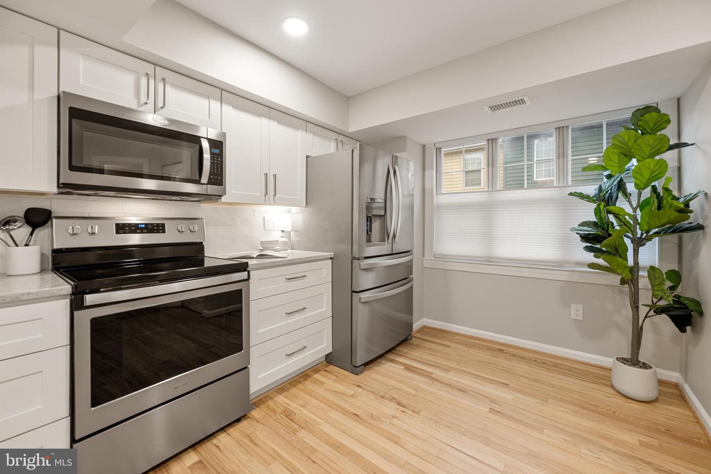 1217 MADISON ST, ALEXANDRIA, Virginia 22314, 2 Bedrooms Bedrooms, ,2 BathroomsBathrooms,Residential,For sale,1217 MADISON ST,VAAX2054514 MLS # VAAX2054514