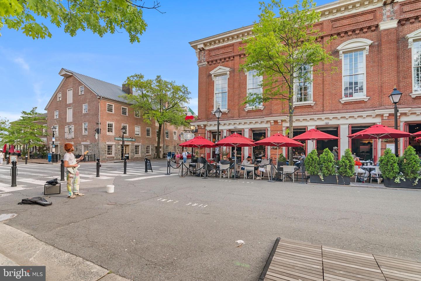 1217 MADISON ST, ALEXANDRIA, Virginia 22314, 2 Bedrooms Bedrooms, ,2 BathroomsBathrooms,Residential,For sale,1217 MADISON ST,VAAX2054514 MLS # VAAX2054514