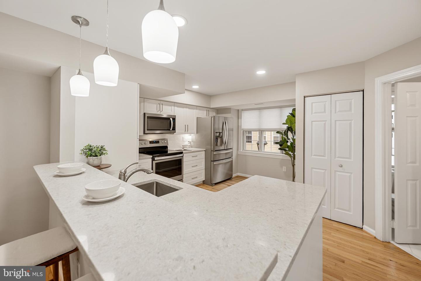 1217 MADISON ST, ALEXANDRIA, Virginia 22314, 2 Bedrooms Bedrooms, ,2 BathroomsBathrooms,Residential,For sale,1217 MADISON ST,VAAX2054514 MLS # VAAX2054514