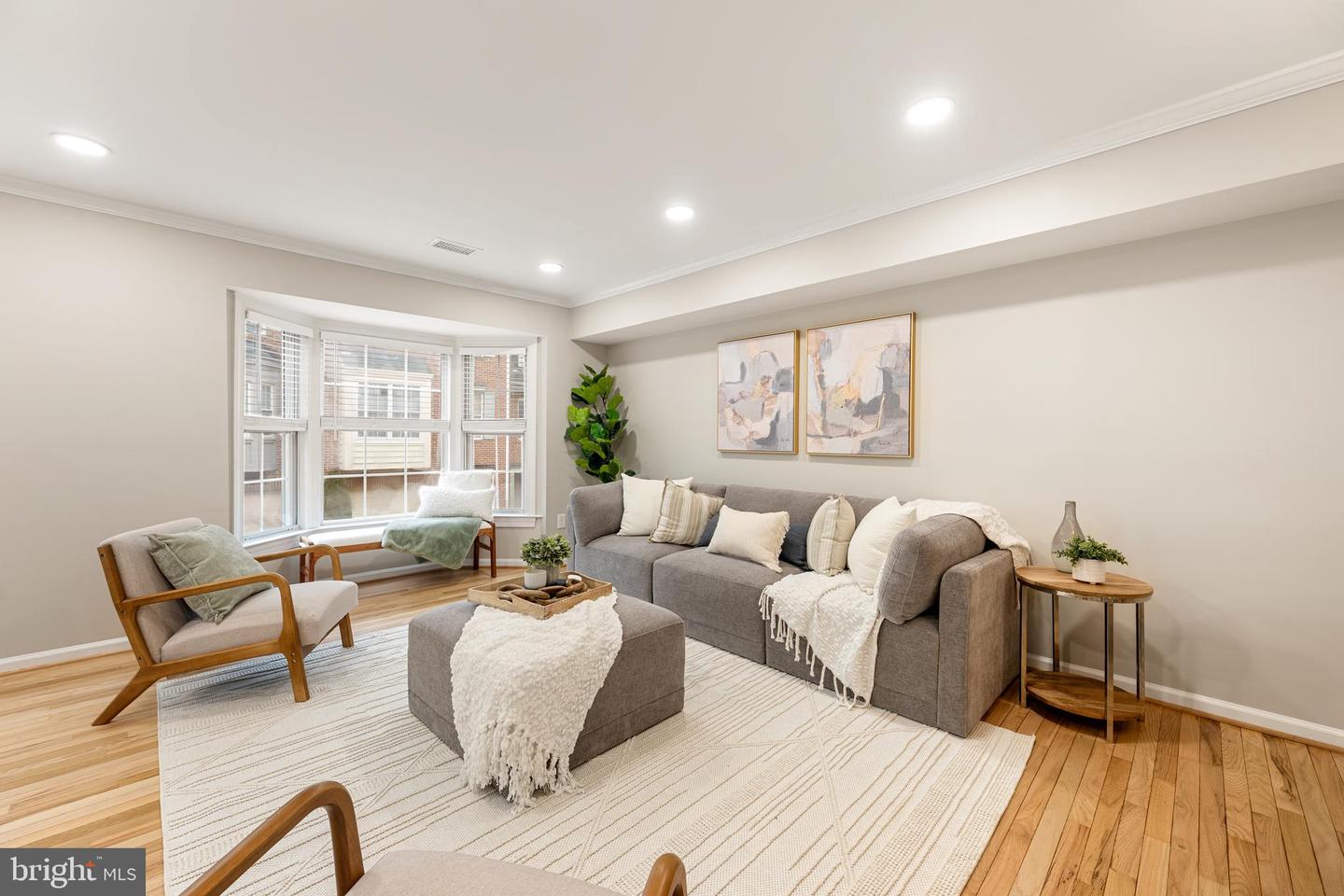 1217 MADISON ST, ALEXANDRIA, Virginia 22314, 2 Bedrooms Bedrooms, ,2 BathroomsBathrooms,Residential,For sale,1217 MADISON ST,VAAX2054514 MLS # VAAX2054514