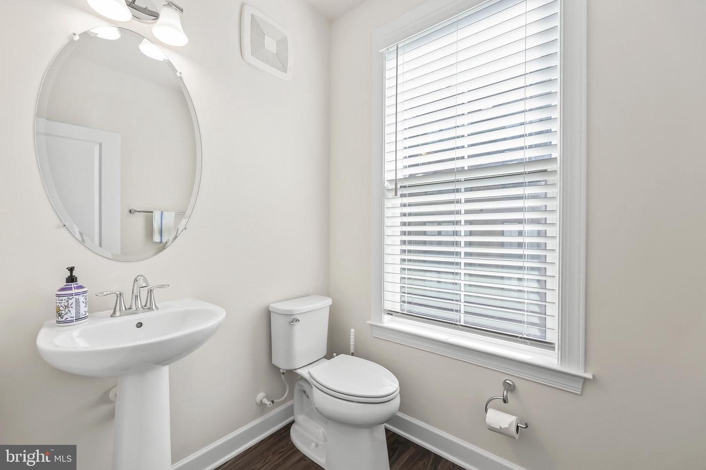 12367 AZURE LN #40, FAIRFAX, Virginia 22033, 3 Bedrooms Bedrooms, ,2 BathroomsBathrooms,Residential,For sale,12367 AZURE LN #40,VAFX2292884 MLS # VAFX2292884