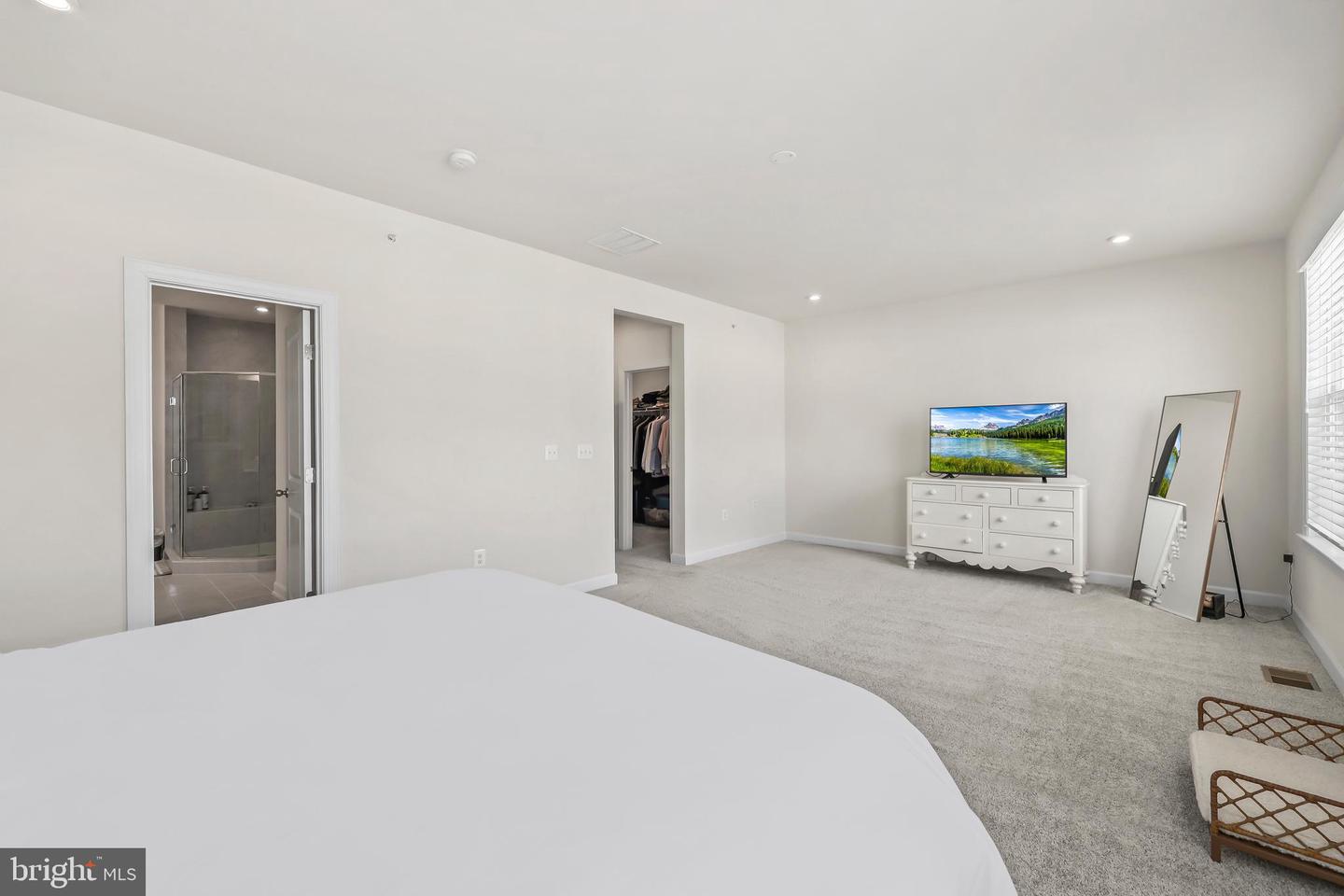 12367 AZURE LN #40, FAIRFAX, Virginia 22033, 3 Bedrooms Bedrooms, ,2 BathroomsBathrooms,Residential,For sale,12367 AZURE LN #40,VAFX2292884 MLS # VAFX2292884