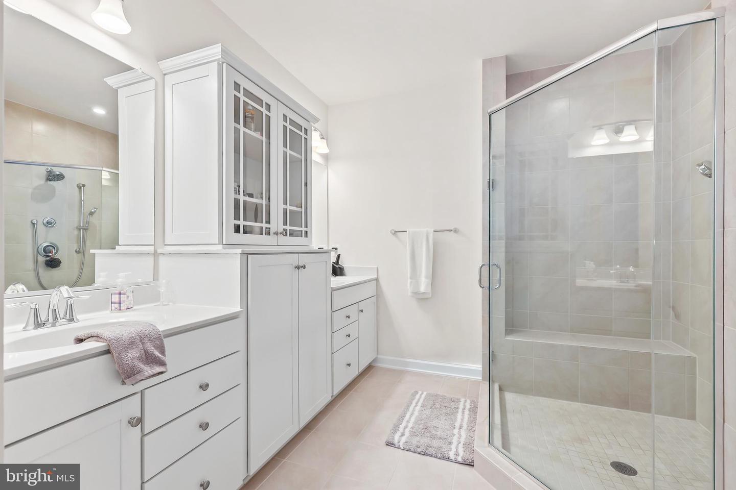 12367 AZURE LN #40, FAIRFAX, Virginia 22033, 3 Bedrooms Bedrooms, ,2 BathroomsBathrooms,Residential,For sale,12367 AZURE LN #40,VAFX2292884 MLS # VAFX2292884