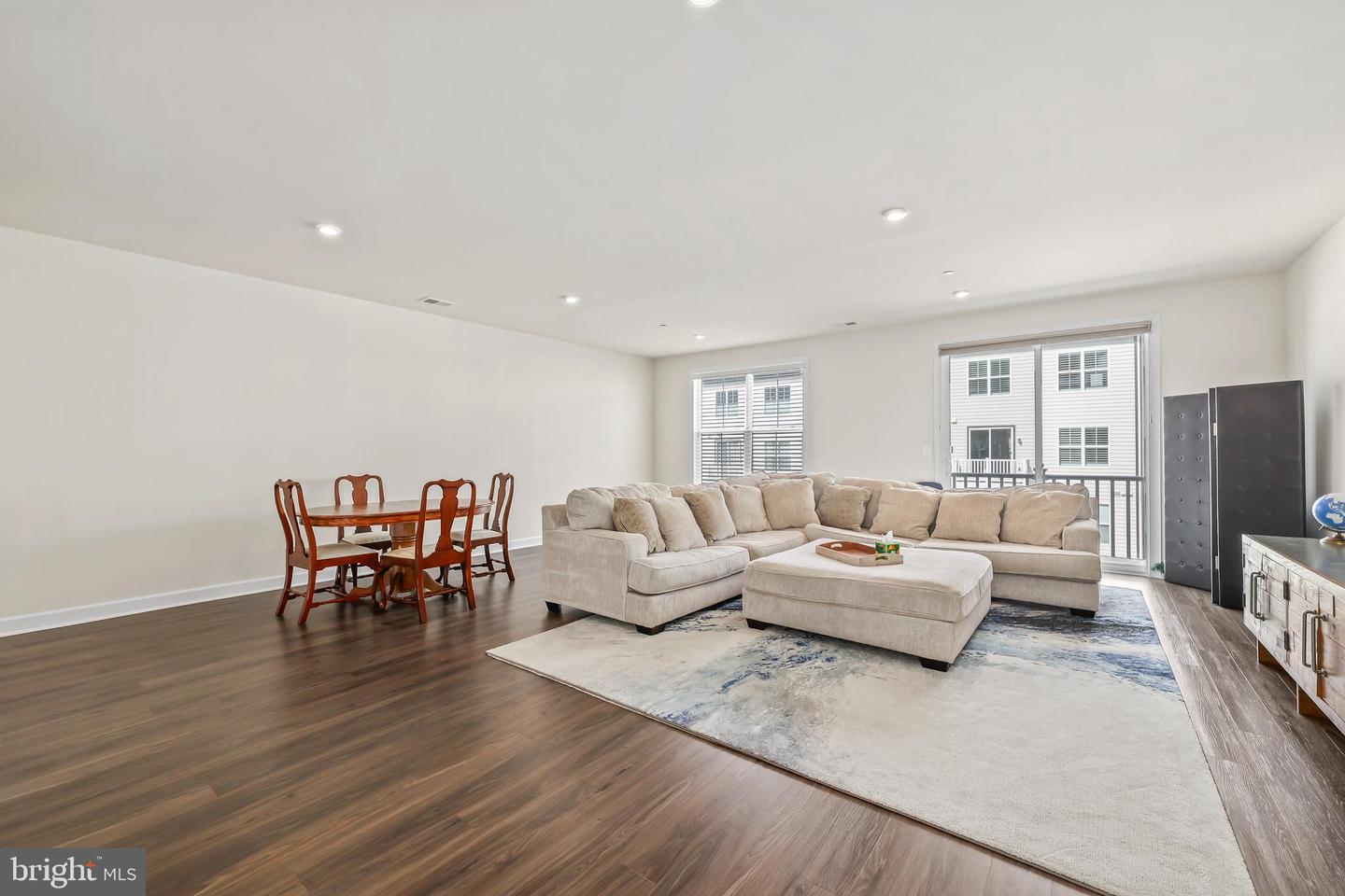 12367 AZURE LN #40, FAIRFAX, Virginia 22033, 3 Bedrooms Bedrooms, ,2 BathroomsBathrooms,Residential,For sale,12367 AZURE LN #40,VAFX2292884 MLS # VAFX2292884