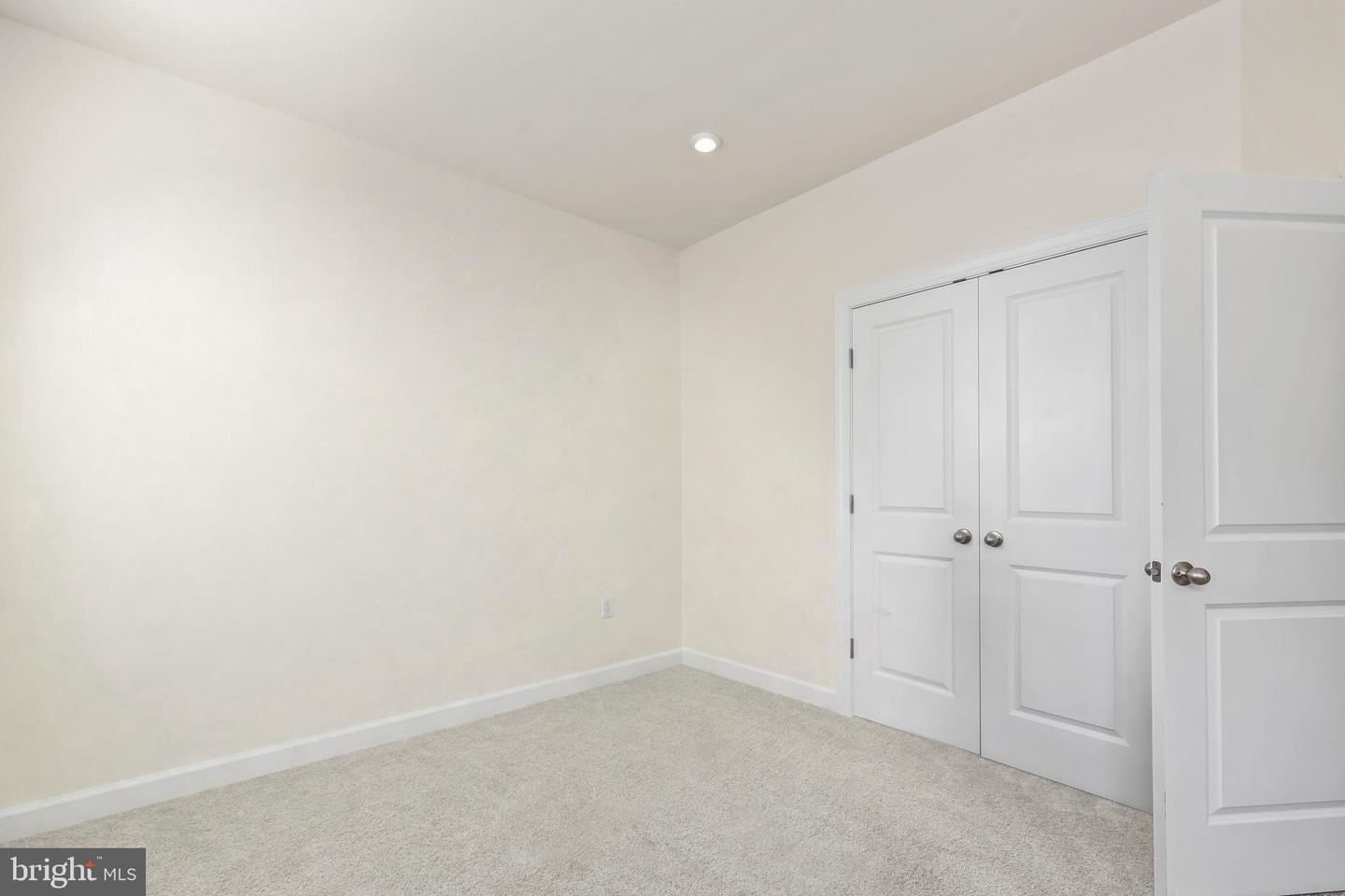 12367 AZURE LN #40, FAIRFAX, Virginia 22033, 3 Bedrooms Bedrooms, ,2 BathroomsBathrooms,Residential,For sale,12367 AZURE LN #40,VAFX2292884 MLS # VAFX2292884