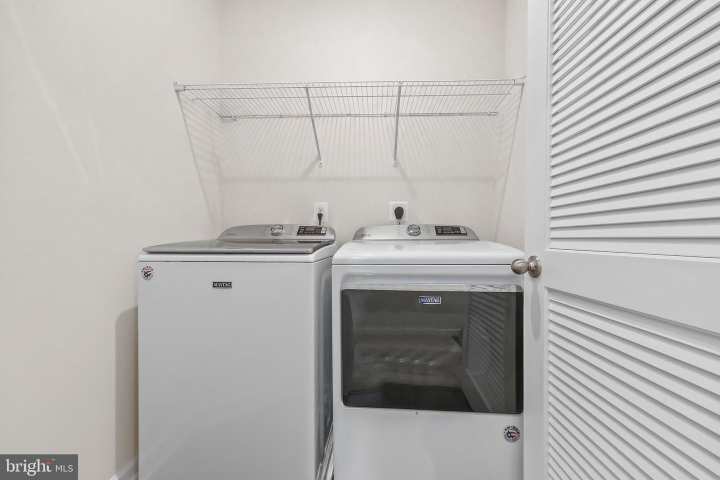 12367 AZURE LN #40, FAIRFAX, Virginia 22033, 3 Bedrooms Bedrooms, ,2 BathroomsBathrooms,Residential,For sale,12367 AZURE LN #40,VAFX2292884 MLS # VAFX2292884