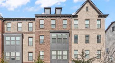 12367 AZURE LN #40, FAIRFAX, Virginia 22033, 3 Bedrooms Bedrooms, ,2 BathroomsBathrooms,Residential,For sale,12367 AZURE LN #40,VAFX2292884 MLS # VAFX2292884