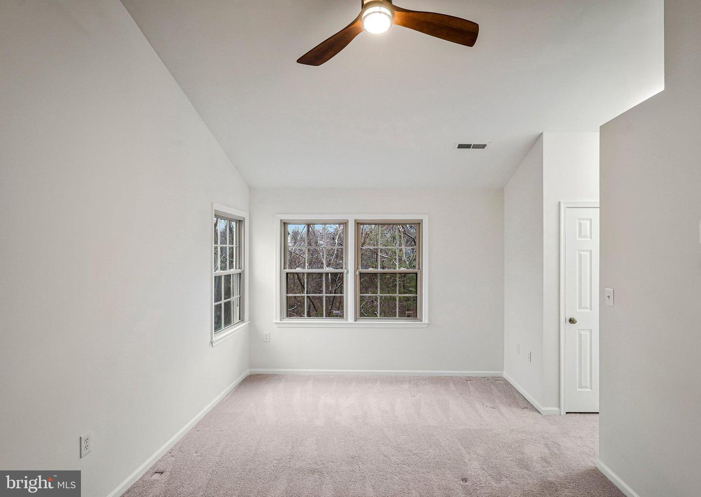 13141 LADYBANK LN, HERNDON, Virginia 20171, 3 Bedrooms Bedrooms, ,3 BathroomsBathrooms,Residential,For sale,13141 LADYBANK LN,VAFX2292890 MLS # VAFX2292890