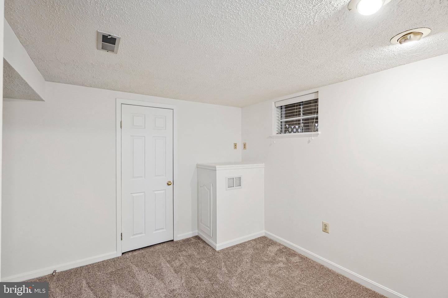 13141 LADYBANK LN, HERNDON, Virginia 20171, 3 Bedrooms Bedrooms, ,3 BathroomsBathrooms,Residential,For sale,13141 LADYBANK LN,VAFX2292890 MLS # VAFX2292890