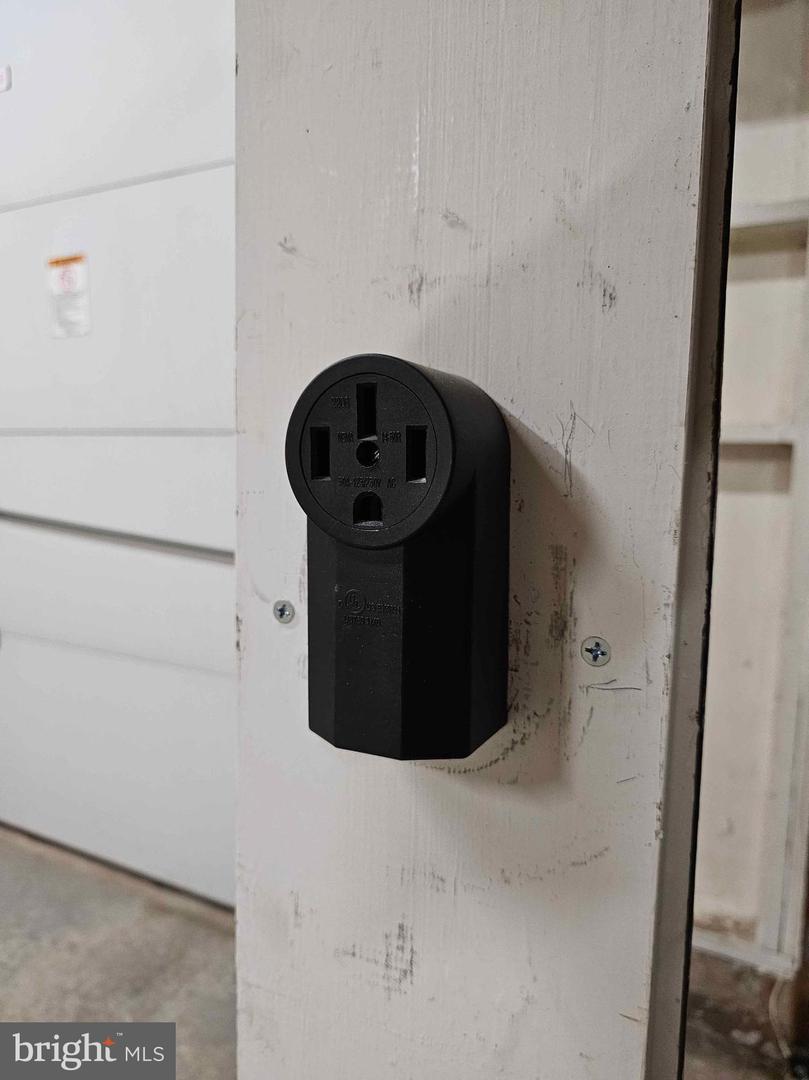 13141 LADYBANK LN, HERNDON, Virginia 20171, 3 Bedrooms Bedrooms, ,3 BathroomsBathrooms,Residential,For sale,13141 LADYBANK LN,VAFX2292890 MLS # VAFX2292890