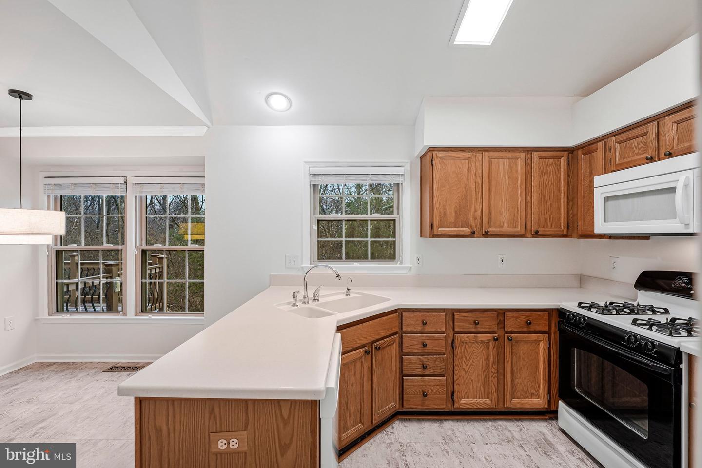 13141 LADYBANK LN, HERNDON, Virginia 20171, 3 Bedrooms Bedrooms, ,3 BathroomsBathrooms,Residential,For sale,13141 LADYBANK LN,VAFX2292890 MLS # VAFX2292890