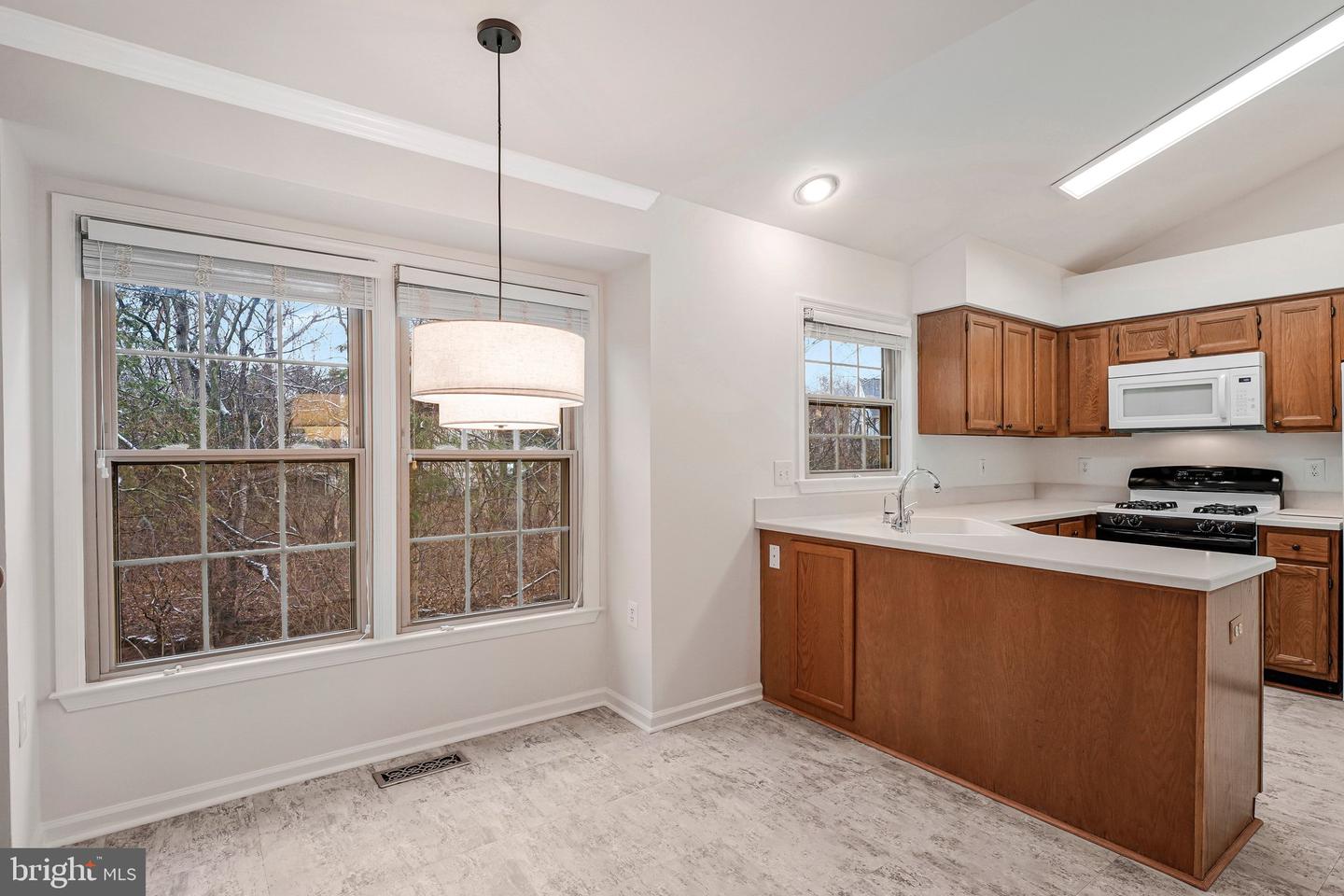 13141 LADYBANK LN, HERNDON, Virginia 20171, 3 Bedrooms Bedrooms, ,3 BathroomsBathrooms,Residential,For sale,13141 LADYBANK LN,VAFX2292890 MLS # VAFX2292890