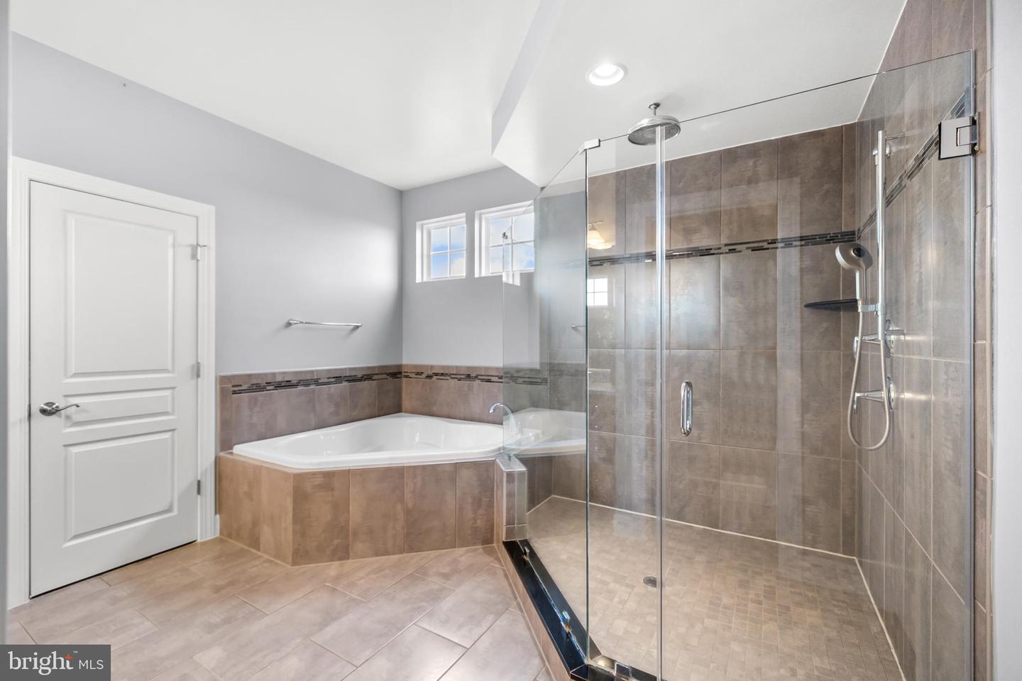 41712 WAKEHURST PL, LEESBURG, Virginia 20176, 6 Bedrooms Bedrooms, ,4 BathroomsBathrooms,Residential,For sale,41712 WAKEHURST PL,VALO2116794 MLS # VALO2116794