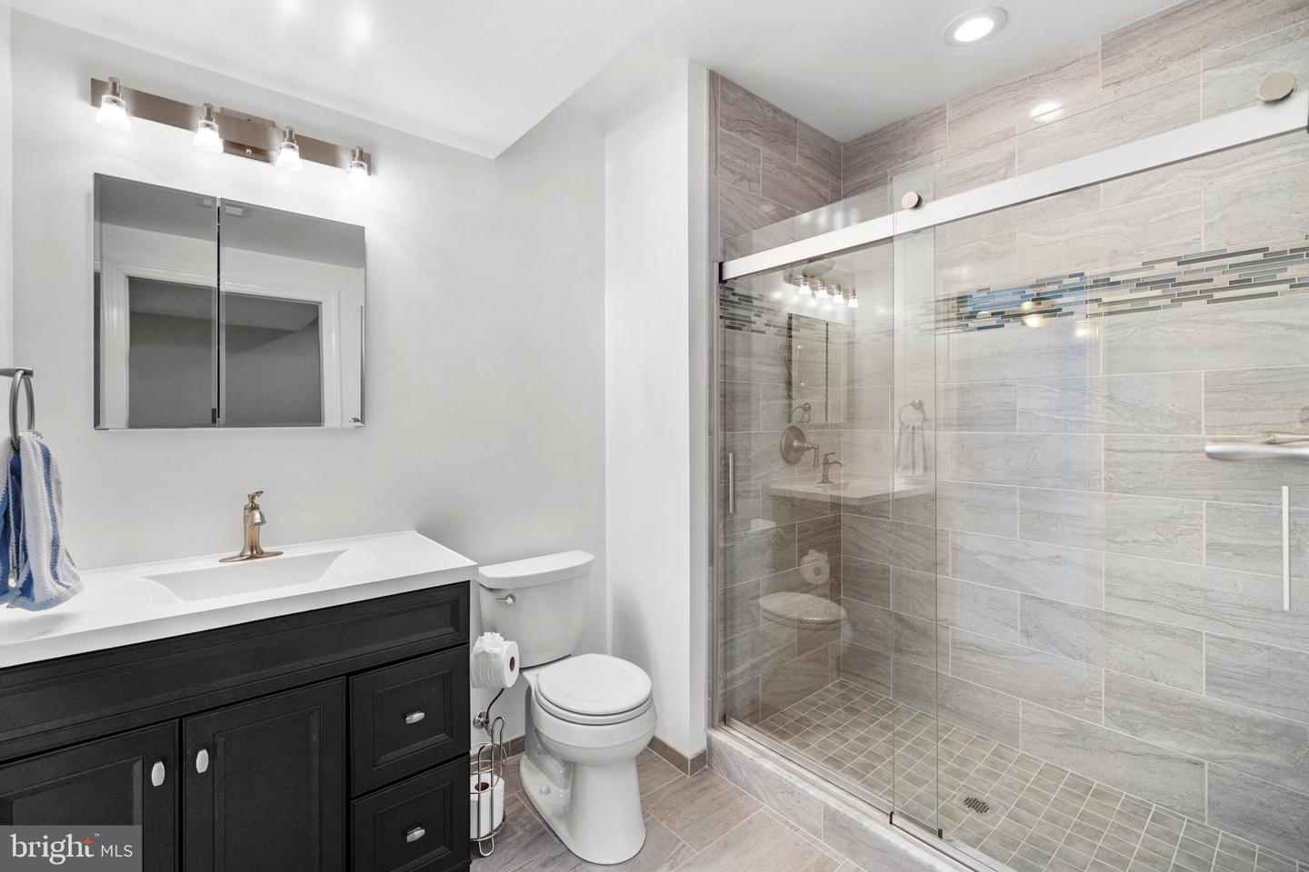 41712 WAKEHURST PL, LEESBURG, Virginia 20176, 6 Bedrooms Bedrooms, ,4 BathroomsBathrooms,Residential,For sale,41712 WAKEHURST PL,VALO2116794 MLS # VALO2116794