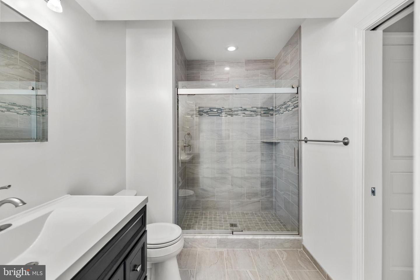 41712 WAKEHURST PL, LEESBURG, Virginia 20176, 6 Bedrooms Bedrooms, ,4 BathroomsBathrooms,Residential,For sale,41712 WAKEHURST PL,VALO2116794 MLS # VALO2116794