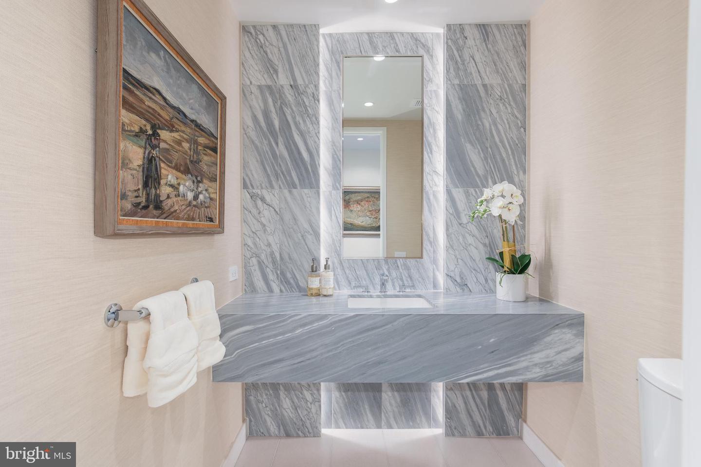 601 WHARF ST SW #412, WASHINGTON, District Of Columbia 20024, 1 Bedroom Bedrooms, 5 Rooms Rooms,2 BathroomsBathrooms,Residential,For sale,601 WHARF ST SW #412,DCDC2247950 MLS # DCDC2247950