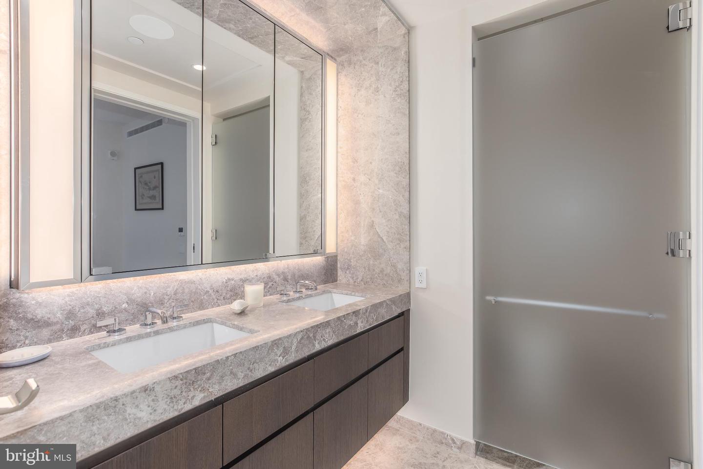 601 WHARF ST SW #412, WASHINGTON, District Of Columbia 20024, 1 Bedroom Bedrooms, 5 Rooms Rooms,2 BathroomsBathrooms,Residential,For sale,601 WHARF ST SW #412,DCDC2247950 MLS # DCDC2247950