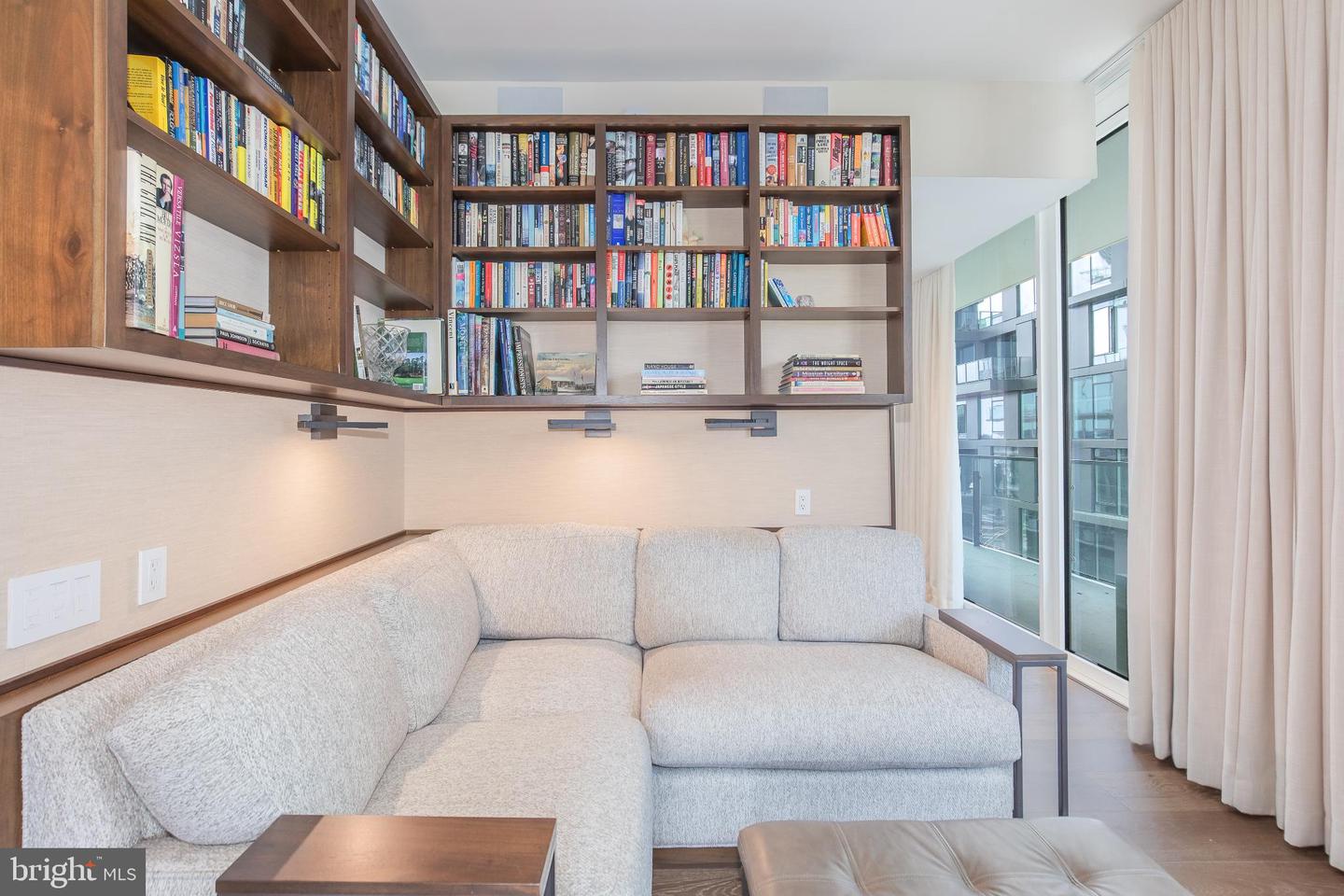 601 WHARF ST SW #412, WASHINGTON, District Of Columbia 20024, 1 Bedroom Bedrooms, 5 Rooms Rooms,2 BathroomsBathrooms,Residential,For sale,601 WHARF ST SW #412,DCDC2247950 MLS # DCDC2247950