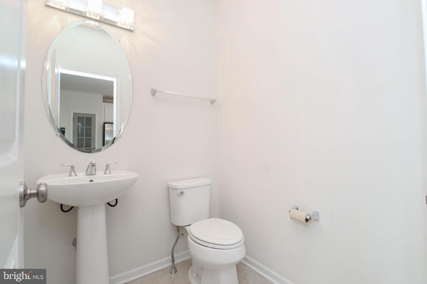 24972 GLASGOW HEIGHTS TER, CHANTILLY, Virginia 20152, 3 Bedrooms Bedrooms, 7 Rooms Rooms,2 BathroomsBathrooms,Residential,For sale,24972 GLASGOW HEIGHTS TER,VALO2116830 MLS # VALO2116830