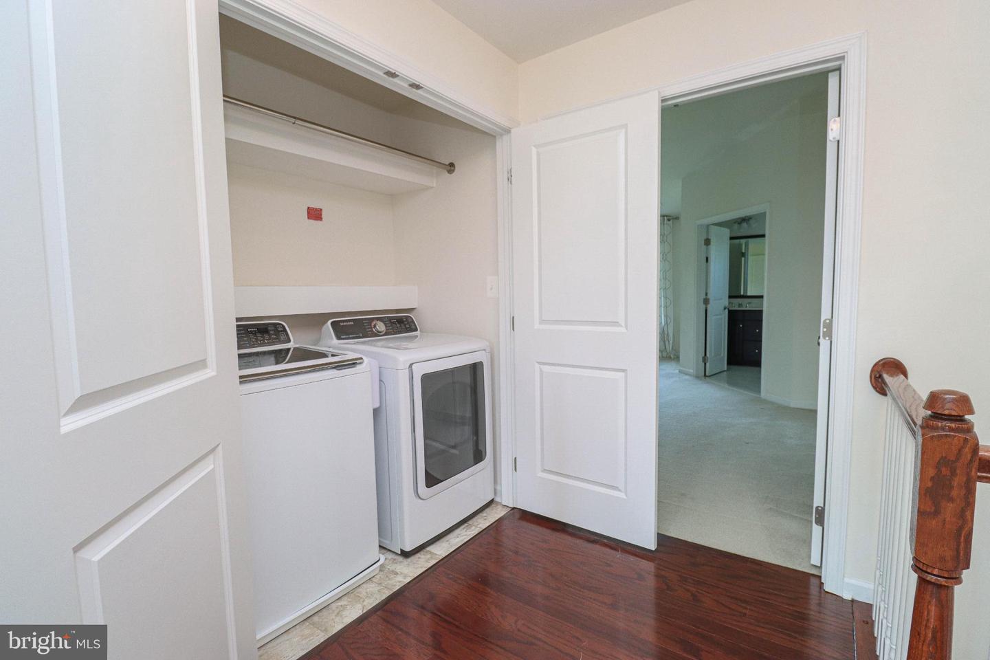 24972 GLASGOW HEIGHTS TER, CHANTILLY, Virginia 20152, 3 Bedrooms Bedrooms, 7 Rooms Rooms,2 BathroomsBathrooms,Residential,For sale,24972 GLASGOW HEIGHTS TER,VALO2116830 MLS # VALO2116830