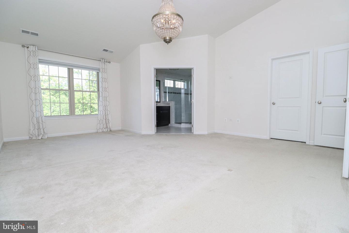 24972 GLASGOW HEIGHTS TER, CHANTILLY, Virginia 20152, 3 Bedrooms Bedrooms, 7 Rooms Rooms,2 BathroomsBathrooms,Residential,For sale,24972 GLASGOW HEIGHTS TER,VALO2116830 MLS # VALO2116830