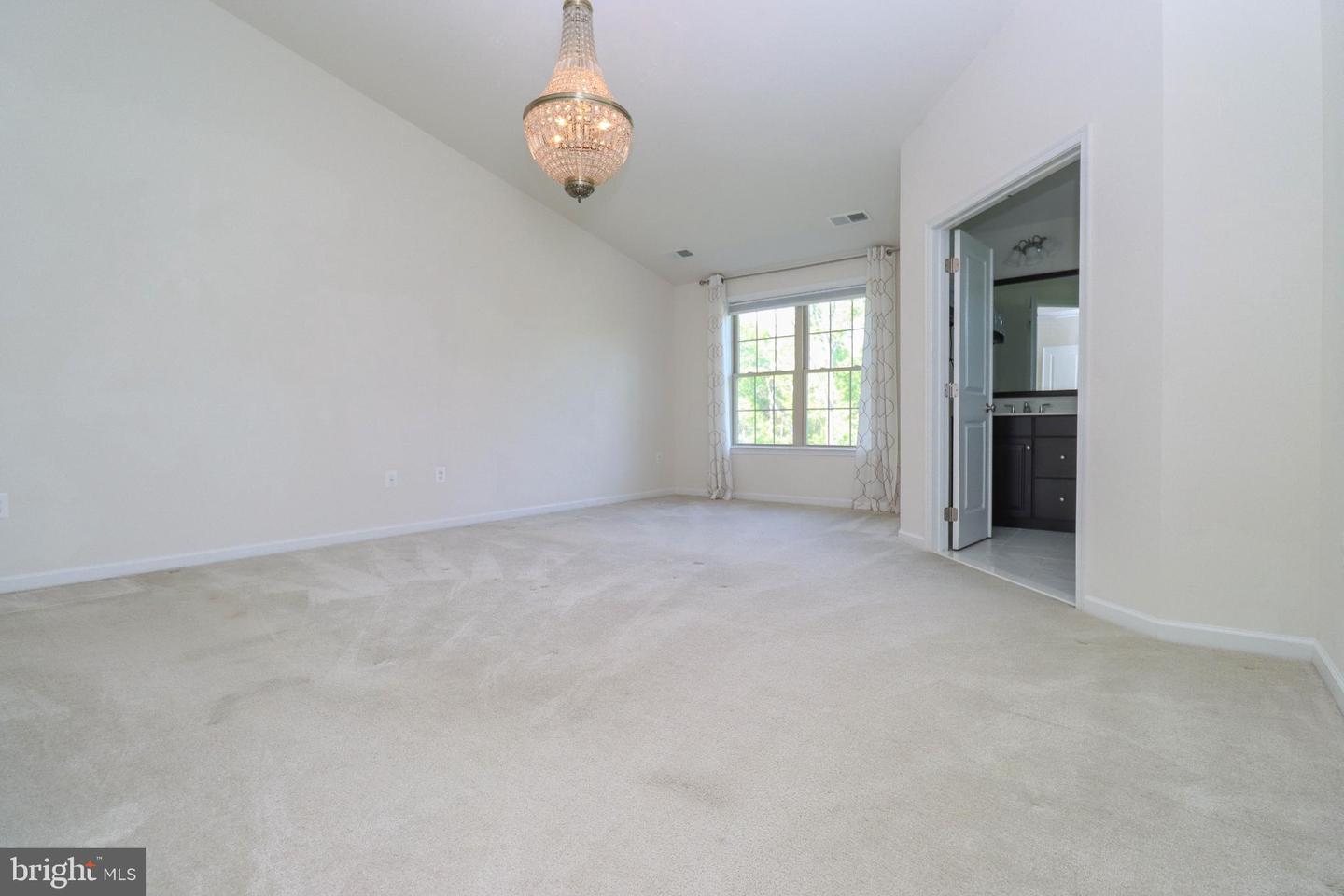 24972 GLASGOW HEIGHTS TER, CHANTILLY, Virginia 20152, 3 Bedrooms Bedrooms, 7 Rooms Rooms,2 BathroomsBathrooms,Residential,For sale,24972 GLASGOW HEIGHTS TER,VALO2116830 MLS # VALO2116830