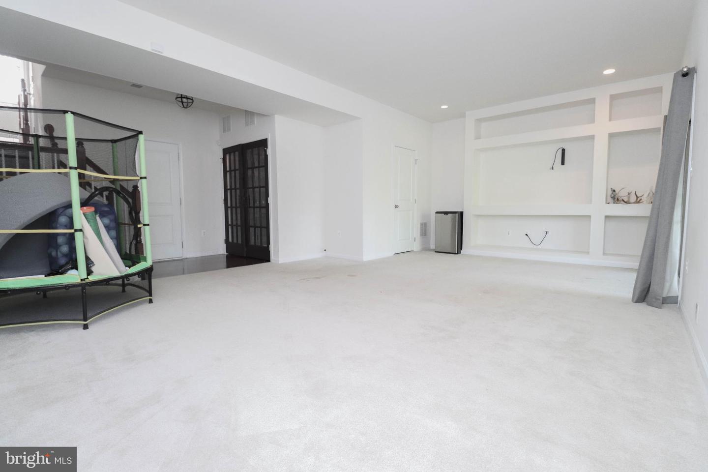 24972 GLASGOW HEIGHTS TER, CHANTILLY, Virginia 20152, 3 Bedrooms Bedrooms, 7 Rooms Rooms,2 BathroomsBathrooms,Residential,For sale,24972 GLASGOW HEIGHTS TER,VALO2116830 MLS # VALO2116830