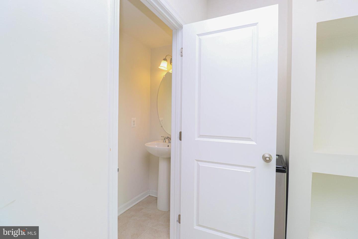 24972 GLASGOW HEIGHTS TER, CHANTILLY, Virginia 20152, 3 Bedrooms Bedrooms, 7 Rooms Rooms,2 BathroomsBathrooms,Residential,For sale,24972 GLASGOW HEIGHTS TER,VALO2116830 MLS # VALO2116830