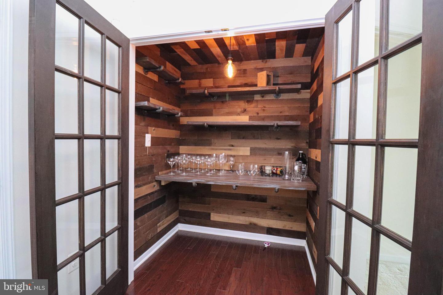 24972 GLASGOW HEIGHTS TER, CHANTILLY, Virginia 20152, 3 Bedrooms Bedrooms, 7 Rooms Rooms,2 BathroomsBathrooms,Residential,For sale,24972 GLASGOW HEIGHTS TER,VALO2116830 MLS # VALO2116830