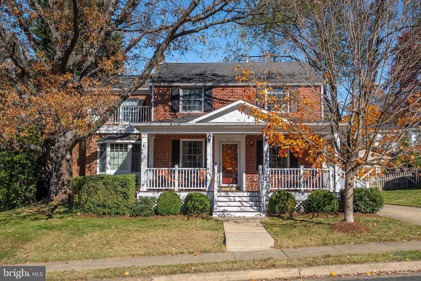 4923 34TH RD N, ARLINGTON, Virginia 22207, 4 Bedrooms Bedrooms, ,3 BathroomsBathrooms,Residential,For sale,4923 34TH RD N,VAAR2069338 MLS # VAAR2069338