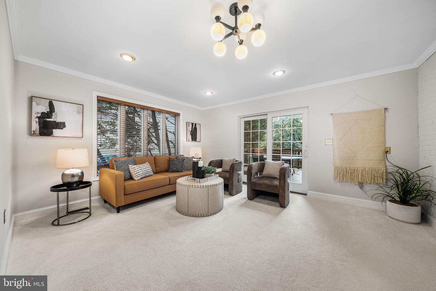 4923 34TH RD N, ARLINGTON, Virginia 22207, 4 Bedrooms Bedrooms, ,3 BathroomsBathrooms,Residential,For sale,4923 34TH RD N,VAAR2069338 MLS # VAAR2069338