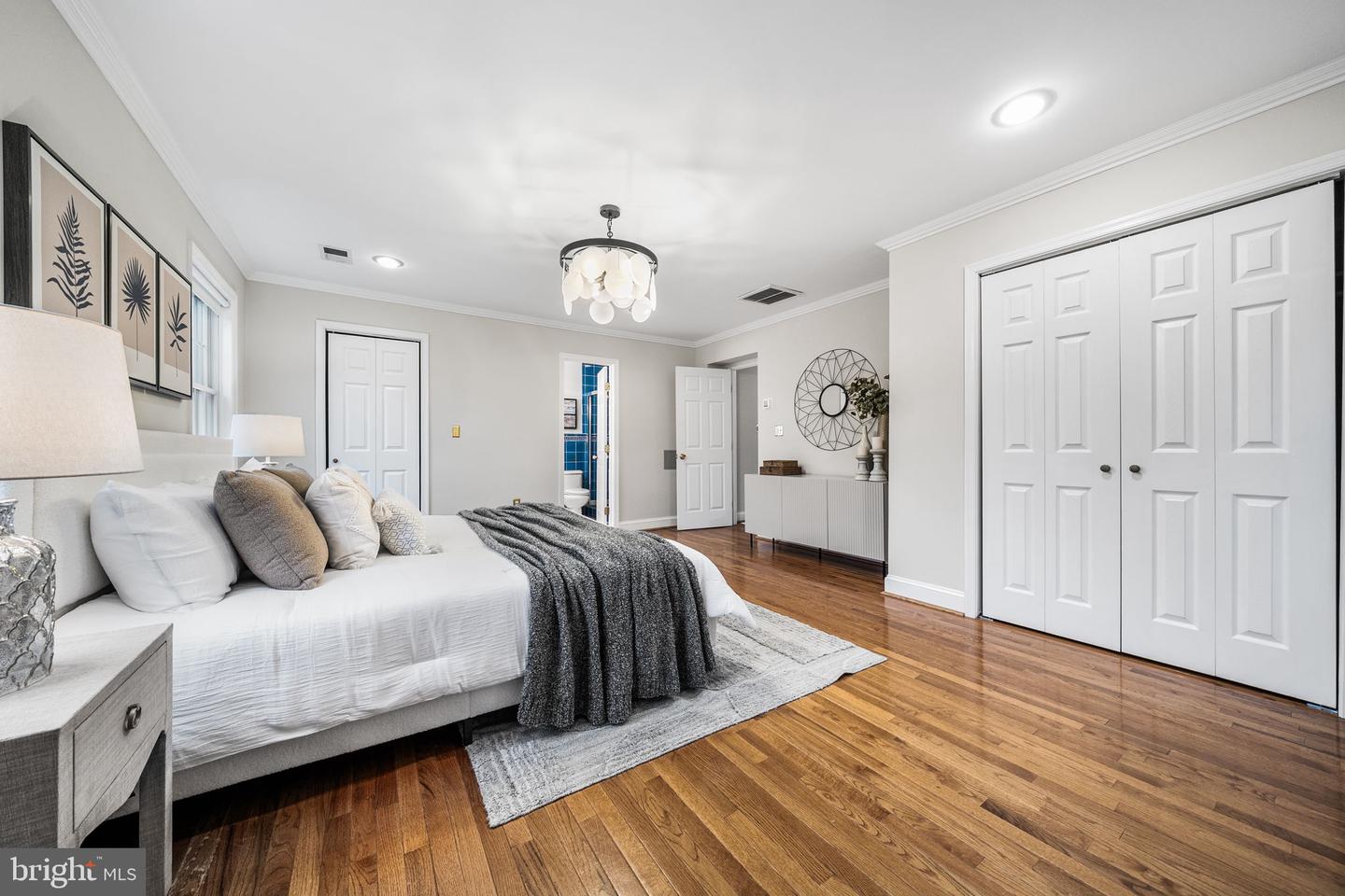 4923 34TH RD N, ARLINGTON, Virginia 22207, 4 Bedrooms Bedrooms, ,3 BathroomsBathrooms,Residential,For sale,4923 34TH RD N,VAAR2069338 MLS # VAAR2069338